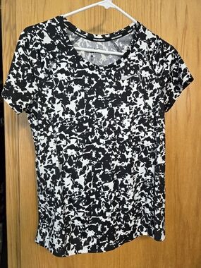 Nike Black & White Abstract Short Sleeve Performance Tee